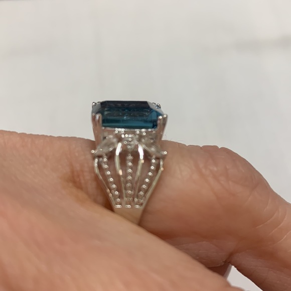 NWT JTV 5.95CT EMERALD CUT TEAL FLUORITE & .48CTW WHITE TOPAZ RING - Picture 2 of 8